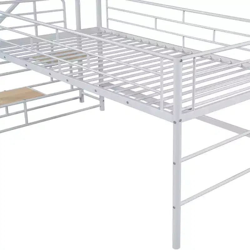Lit mi-hauteur avec escalier de rangement