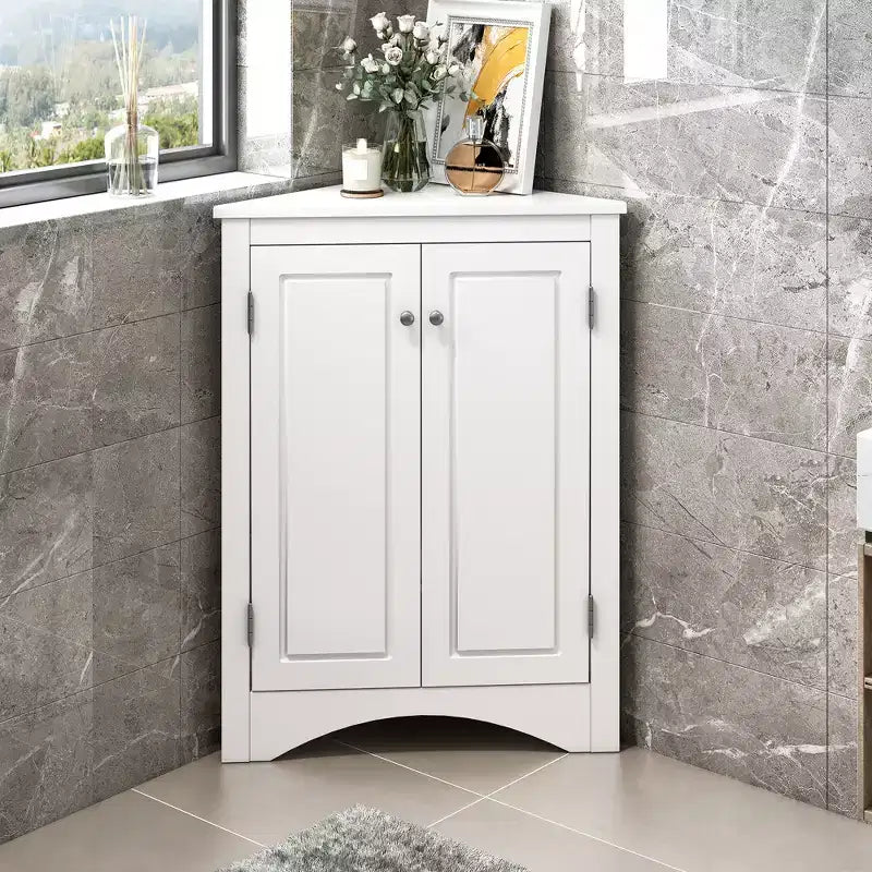 Meuble de salle de bain d'angle triangulaire avec étagères réglables